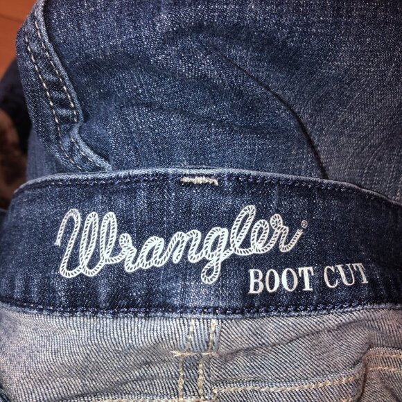 Wrangler Womens Size 15 x 34 Dark Wash Blue Essential Mid Rise Boot Cut Jeans - Picture 7 of 9